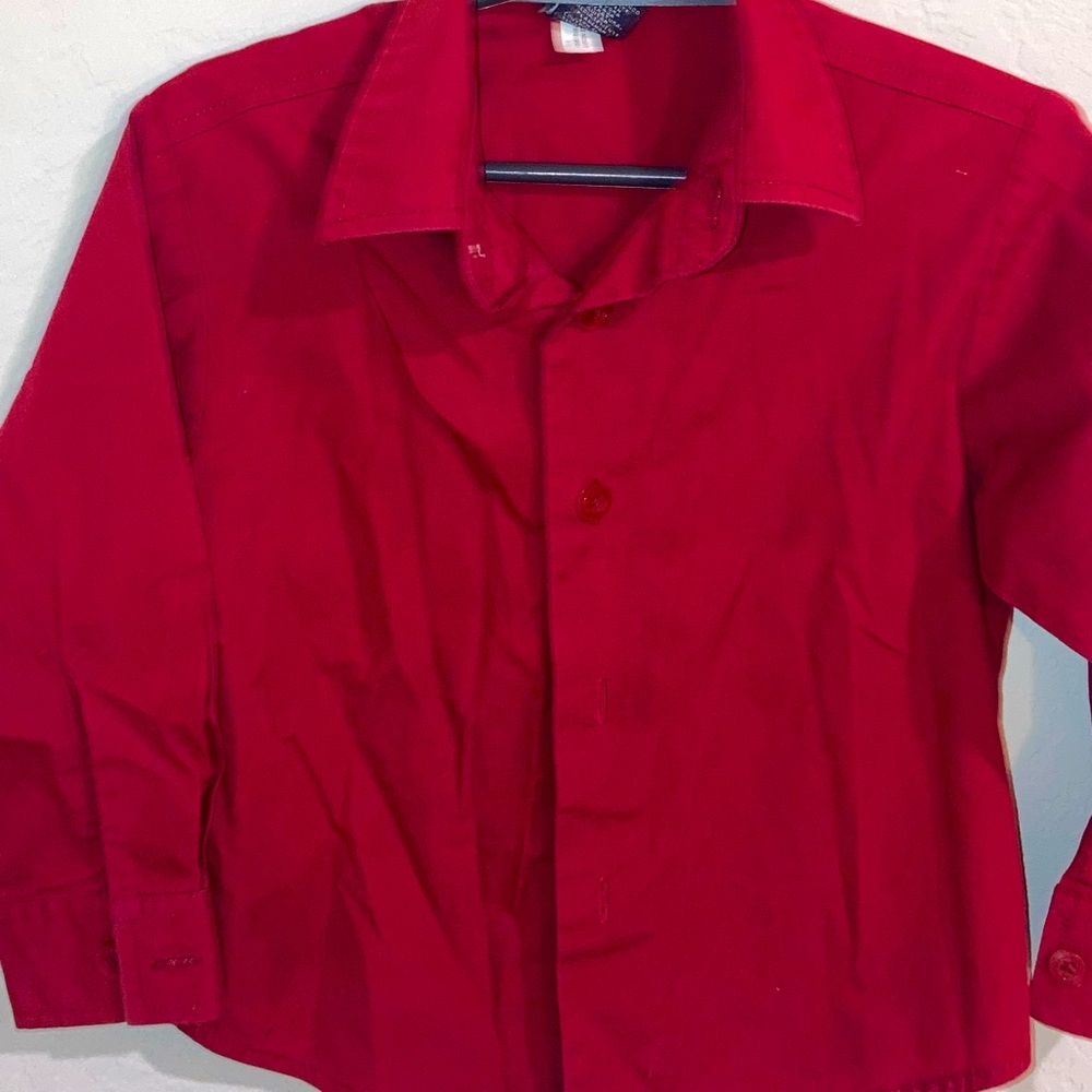 Maroon dress shirt for boys. Size 3T.